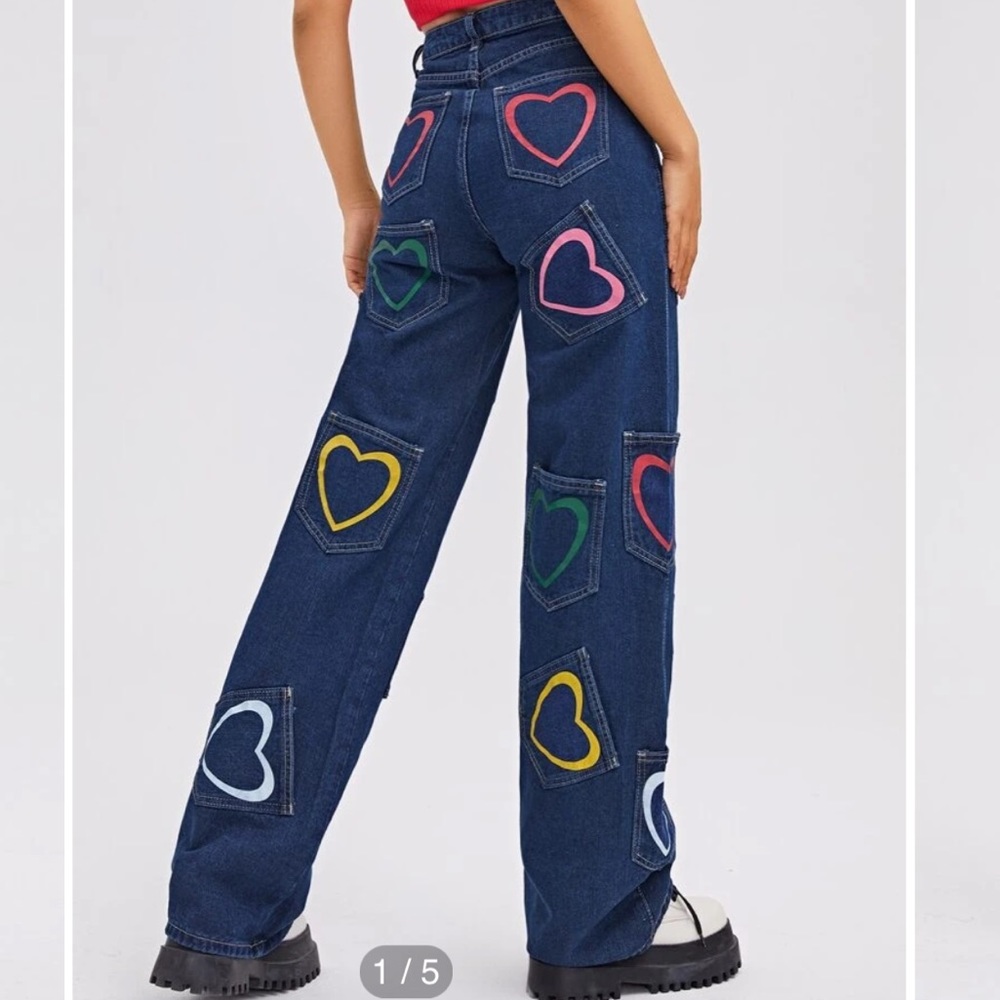 Women’s high waisted jeans with hearted pockets all over